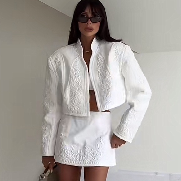 H&M STUDIO COLLECTION SPRING 2026
LINEN-BLEND BOLERO WHITE JACKET - Picture 3 of 10